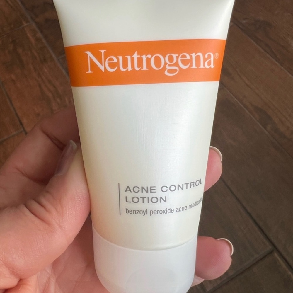Neutrogena Acne Control Lotion-3 Units